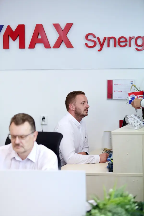 Bud RE/MAX Synergy